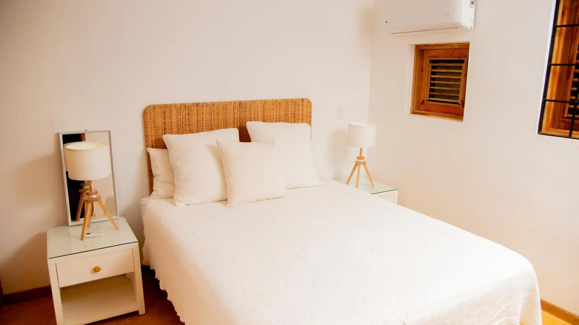 Jasmine La Playita - Ocean Front Apartment Las Galeras Dominican Republic